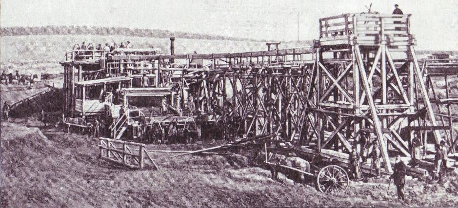 Золотопромывочная фабрика на Березовском прииске (1908).