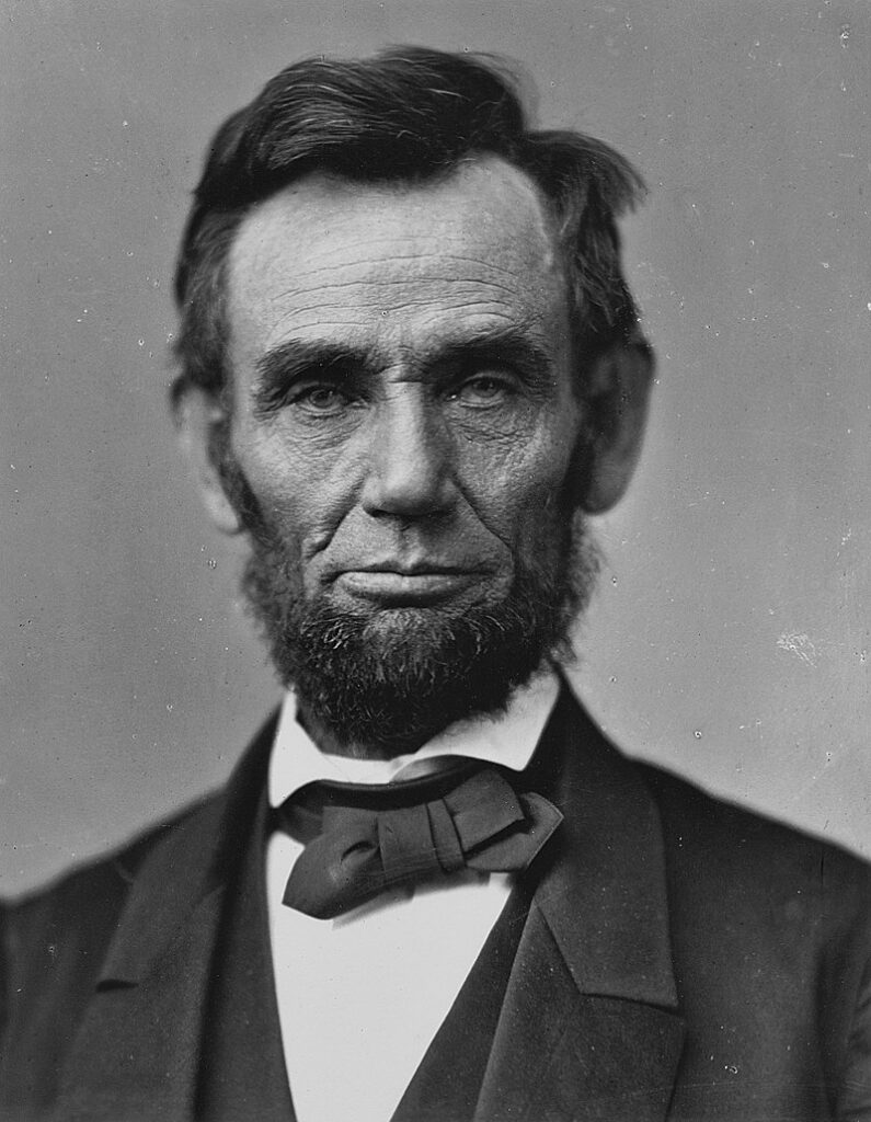 Авраам Линкольн - американский государственный и политический деятель, 16-й президент США (1861—1865) и первый от Республиканской партии, национальный герой американского народа. Фотография Александра Гарднера.1863г. 