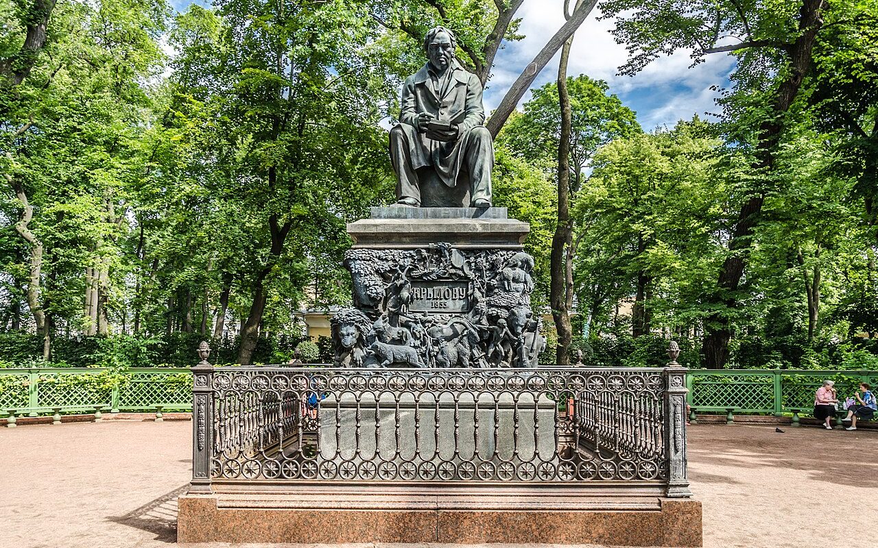 Памятник Ивану Андреевичу Крылову близ главной аллеи Летнего сада в Санкт-Петербурге. Установлен в 1855 г. Он представляет собой бронзовую статую сидящего. Персонажи басен Крылова на переднем горельефе пьедестала. Скульптор барон фон Клодт