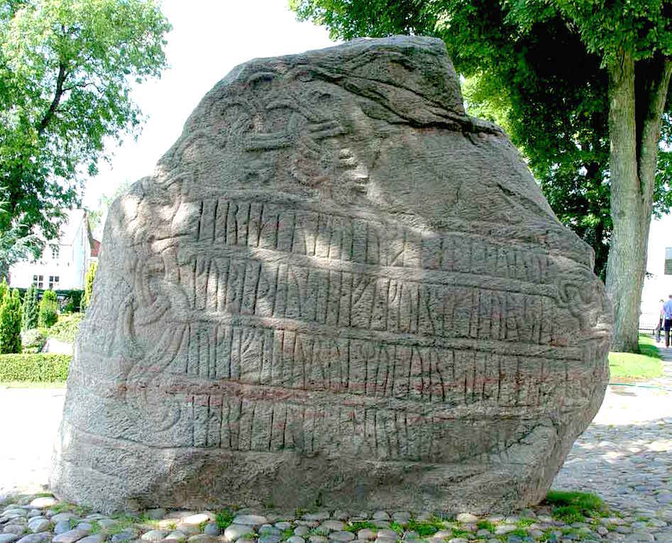 Большой камень в Еллинге  валун с вырезанной на нём рунической надписью